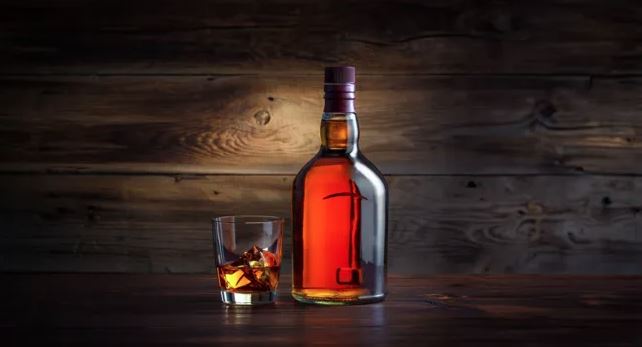From Neat to Nosing: Mastering the Art of Drinking Whisky Correctly